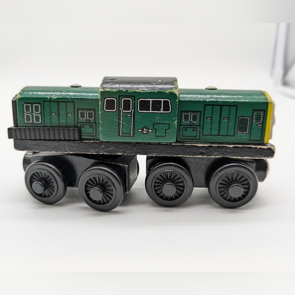 Thomas & Friends Wooden Railway Train Engine Derek - Picture 2 of 16